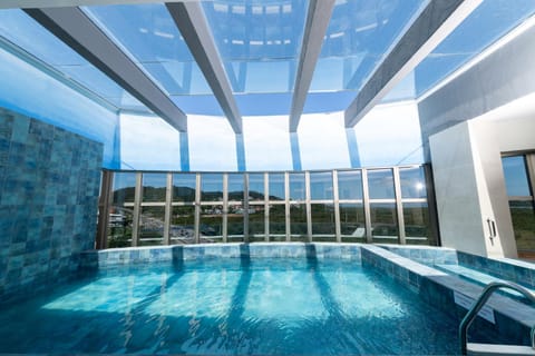 Solarium, City view, Swimming pool, Swimming pool