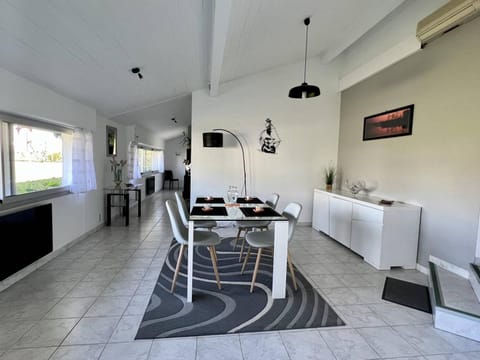 Appartement T2 Bis avec jardin privé et tout confort à Cambo-les-Bains - FR-1-495-21 Apartment in French Basque Country