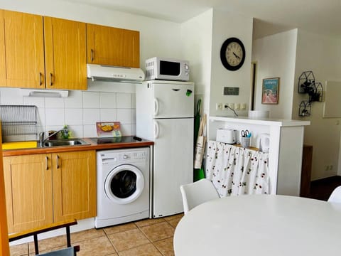 Appartement T2 à Cambo-les-Bains, RDC, piscine, proche thermes, wifi, parking privé, non-fumeur. - FR-1-495-33 Apartment in French Basque Country