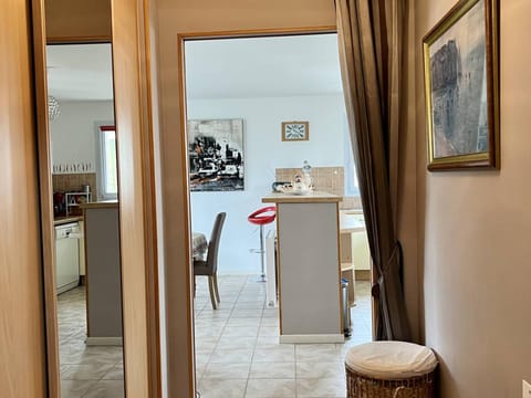 Appartement T2 confortable à Cambo-les-Bains avec terrasse et parking proche centre et thermes - FR-1-495-58 Apartment in French Basque Country