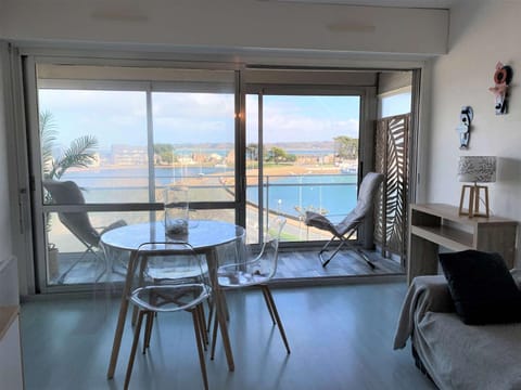 Appartement 3* avec VUE MER, WIFI, loggia, balcon et garage privé à Perros-Guirec - FR-1-368-165 Apartment in Perros-Guirec