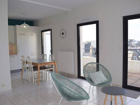 Appartement 3* rénové avec terrasse et parking, au centre de Perros-Guirec, 5 personnes - FR-1-368-166 Apartment in Perros-Guirec