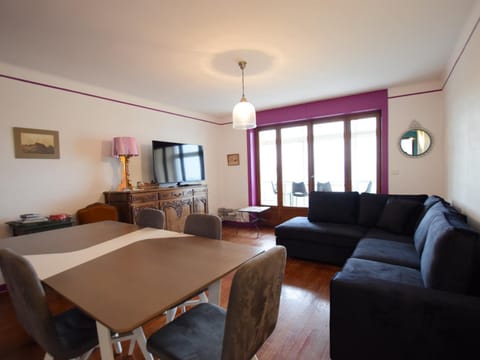 Spacieux appartement à Évian, proche centre et lac, pour 5 personnes, animaux acceptés - FR-1-498-7 Apartment in Évian-les-Bains