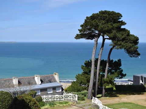 Villa 13 pers avec jardin, WIFI, animaux admis à Perros-Guirec - FR-1-368-169 House in Perros-Guirec