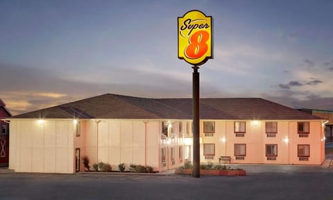 Super 8 by Wyndham Rock Port MO Hotel in Iowa