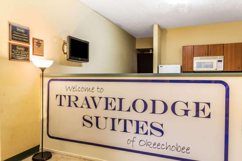 Travelodge Suites by Wyndham Lake Okeechobee Hotel in Lake Okeechobee