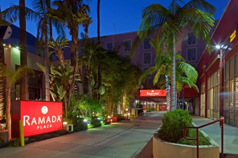 Ramada Plaza by Wyndham West Hollywood Hotel & Suites Hotel in West Hollywood