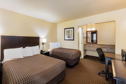 Key Inn and Suites Hotel in Tustin