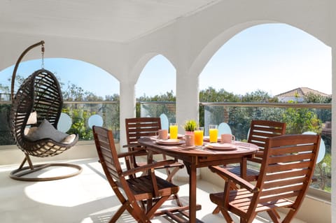 Balcony/Terrace, Dining area, Garden view, Sea view