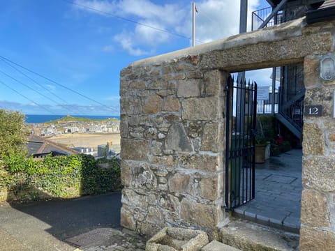 Property building, Facade/entrance, Sea view