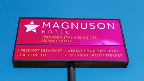Magnuson Extended Stay and Suites Airport Hotel Albergue natural in Irving