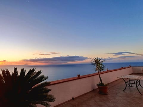 Balcony/Terrace, Sea view, Sunrise