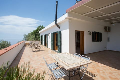 Patio, Facade/entrance, Balcony/Terrace