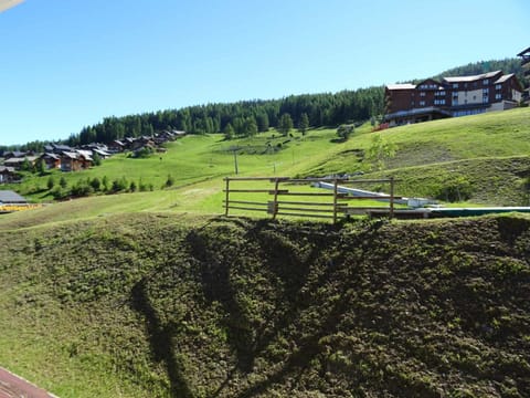 Appartement 2 pièces proche pistes avec balcon et TV à Vallandry - FR-1-411-285 Apartment in Landry