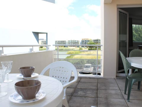 Appartement T2 avec piscine, parking et terrasse - 4 couchages, La Rochelle - FR-1-246-497 Apartment in La Rochelle