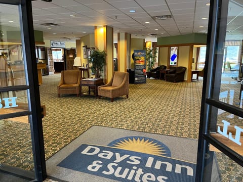 Days Inn & Suites by Wyndham Sutton Flatwoods Hotel in Ohio