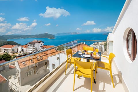 Natural landscape, Balcony/Terrace, Dining area, Sea view