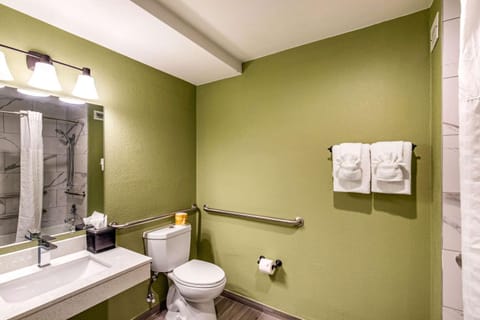 Quality Inn & Suites Plano East - Richardson Hotel in Plano