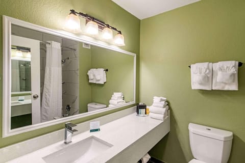 Quality Inn & Suites Plano East - Richardson Hotel in Plano