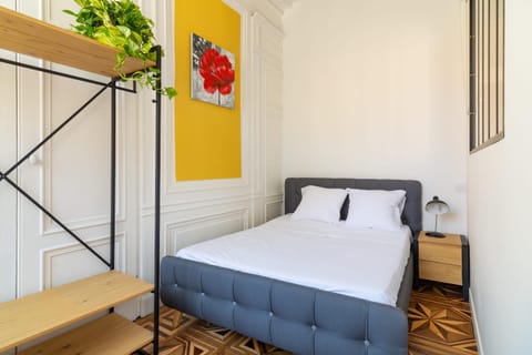 Le Royale Haussmann 4 places Loft Canut Apartment in Lyon