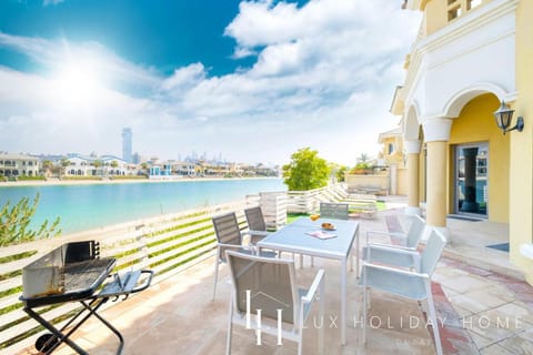 Patio, Dining area, Sea view