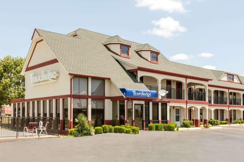 Travelodge Inn & Suites by Wyndham Norman Motel in Norman
