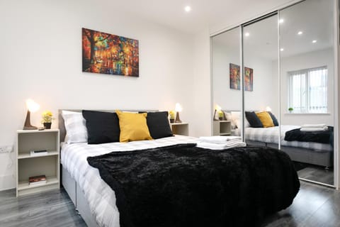 Nottingham Top Serviced Home - Chayil Experts Condo in Nottingham