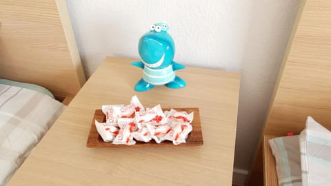 Photo of the whole room, Decorative detail