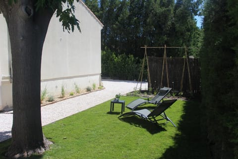 La maison de Manon, 4-5personnes, 75m2, centre village, jardin et wifi Casa in Arles