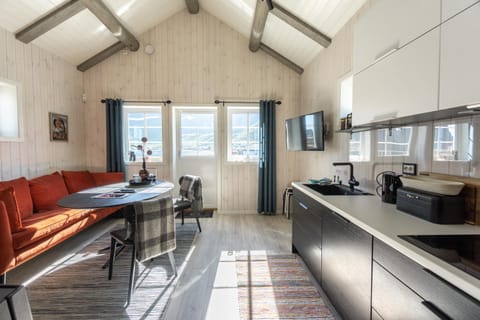 Madelhea Cabin- Seaview Lodge Haus in Lofoten