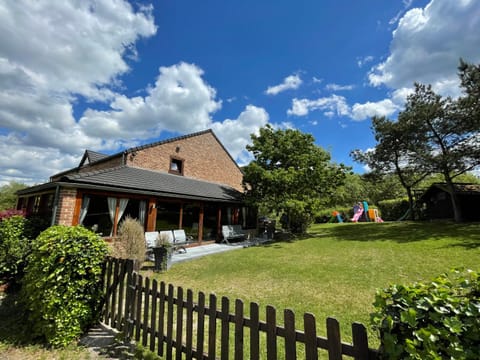 Villa Agni House in Wallonia, Belgium