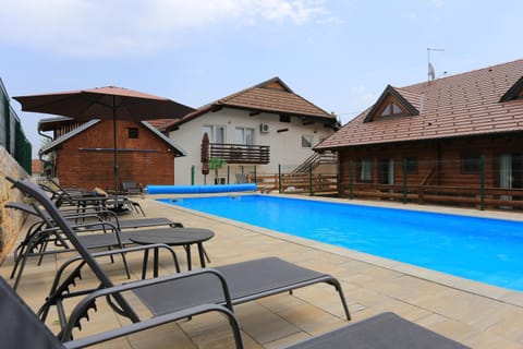 Swimming pool, Location, children, Family