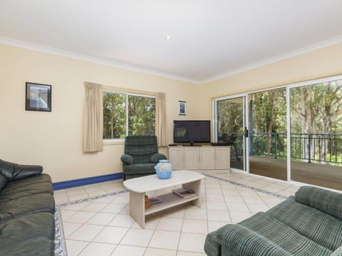 2 184 Kularoo Drive House in Forster