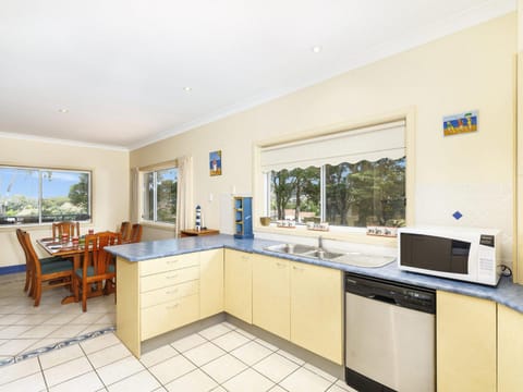 2 184 Kularoo Drive House in Forster