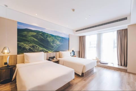 Atour Hotel Heilongjiang Middle Road Qingdao Hotel in Qingdao