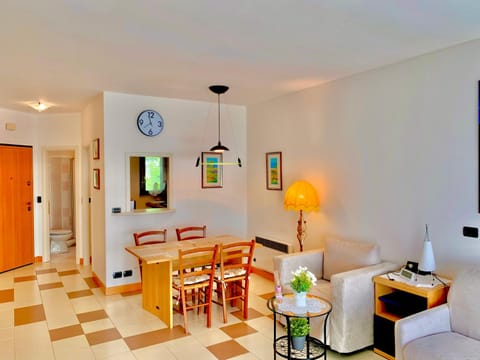 Living room, Dining area, Bedroom