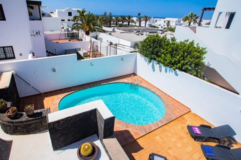 Casa Seara Piscina, Wifi y 400 metro de la playa, Villa in Arrecife