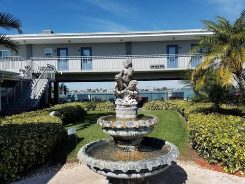 Paradise Lane-Dolphin View-On the Intercostal Apartment in Treasure Island