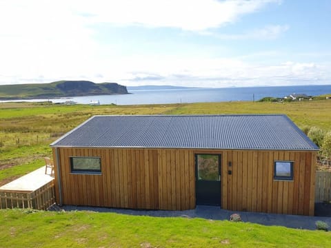 Flora's Cliff View Chalet in Scotland