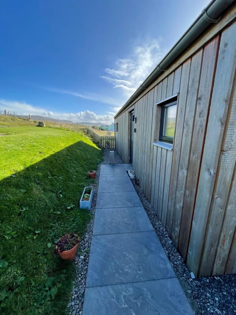 Flora's Cliff View Chalet in Scotland