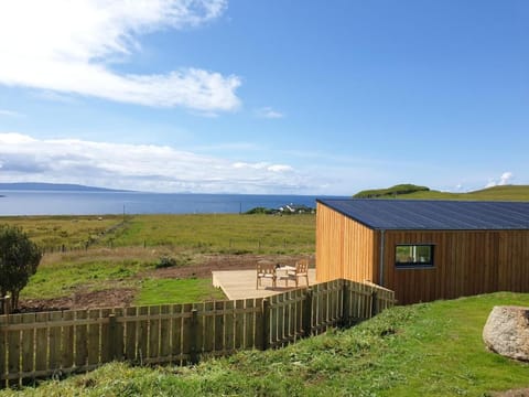 Flora's Cliff View Chalet in Scotland