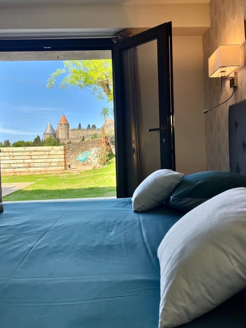 Bed, Bedroom, Landmark view