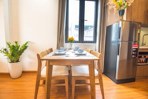 Food and drinks, Dining area