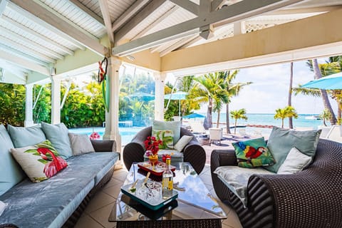 Villa de 3 chambres a Saint Francois a 10 m de la plage avec vue sur la mer piscine privee et jacuzzi Villa in Guadeloupe