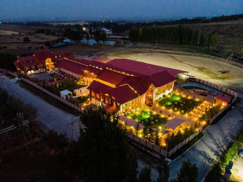 Property building, Night, Natural landscape, Bird's eye view, Children play ground, Garden, Horse-riding, Lounge or bar, Banquet/Function facilities, Evening entertainment, Swimming pool