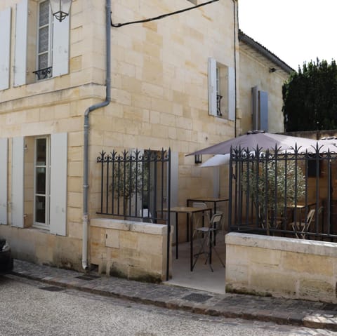 Le 25, appartement moderne au cœur de Saint-Emilion Condo in Saint-Émilion