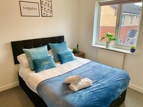 Convenient Manchester city centre 3BD with free parking Apartment in Salford