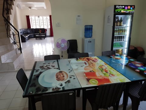 OMG Guesthouse Room for 2 Übernachtung mit Frühstück in Island Garden City of Samal