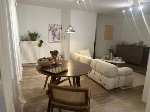 Grand Place, only 3 min walk, 80m beautiful apartment Apartment in Brussels