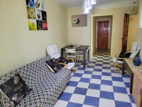 TV and multimedia, Living room, Photo of the whole room, Seating area, Dining area